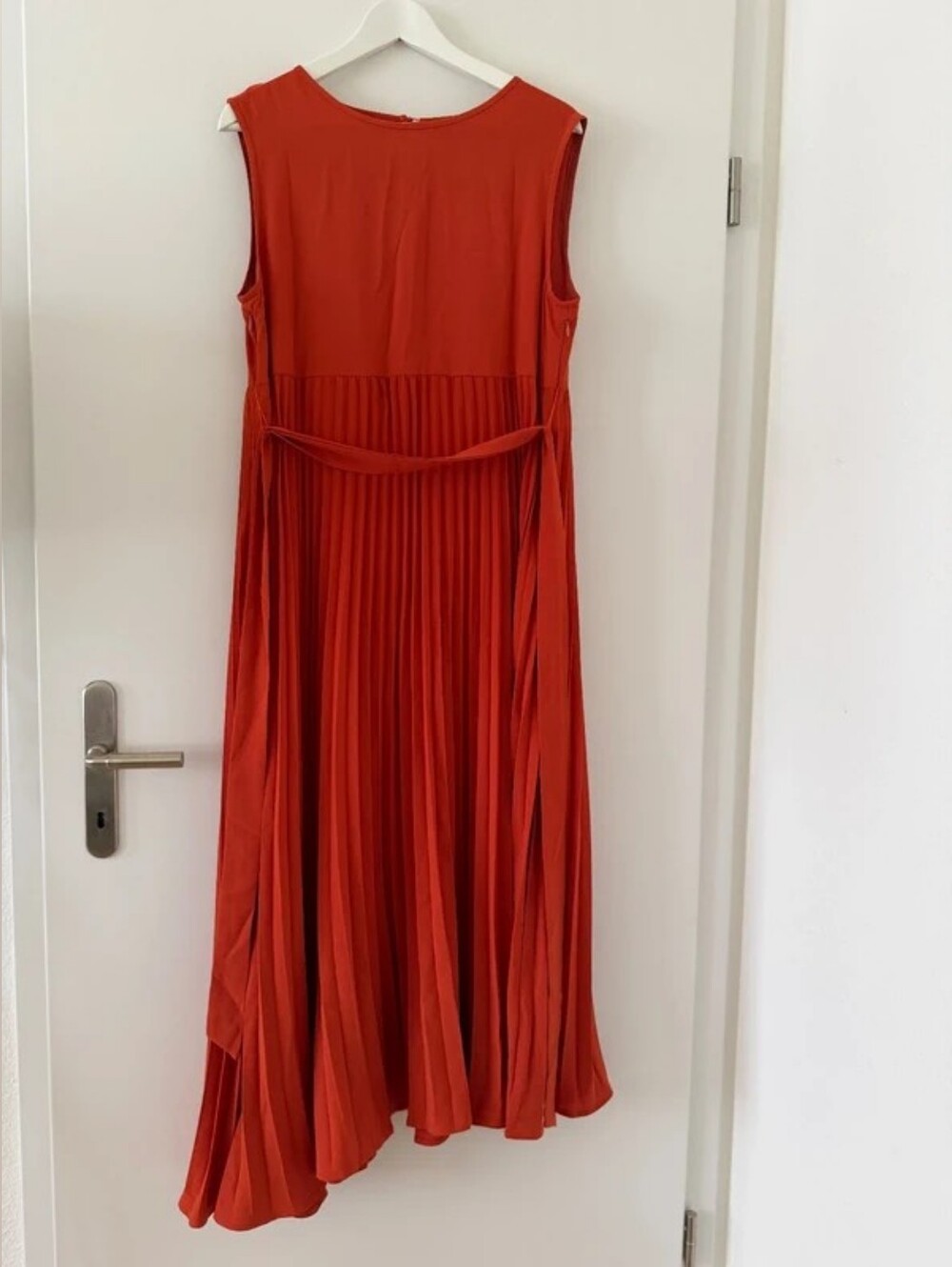 Sleeveless Pleated Midi Dress in Deep Orange